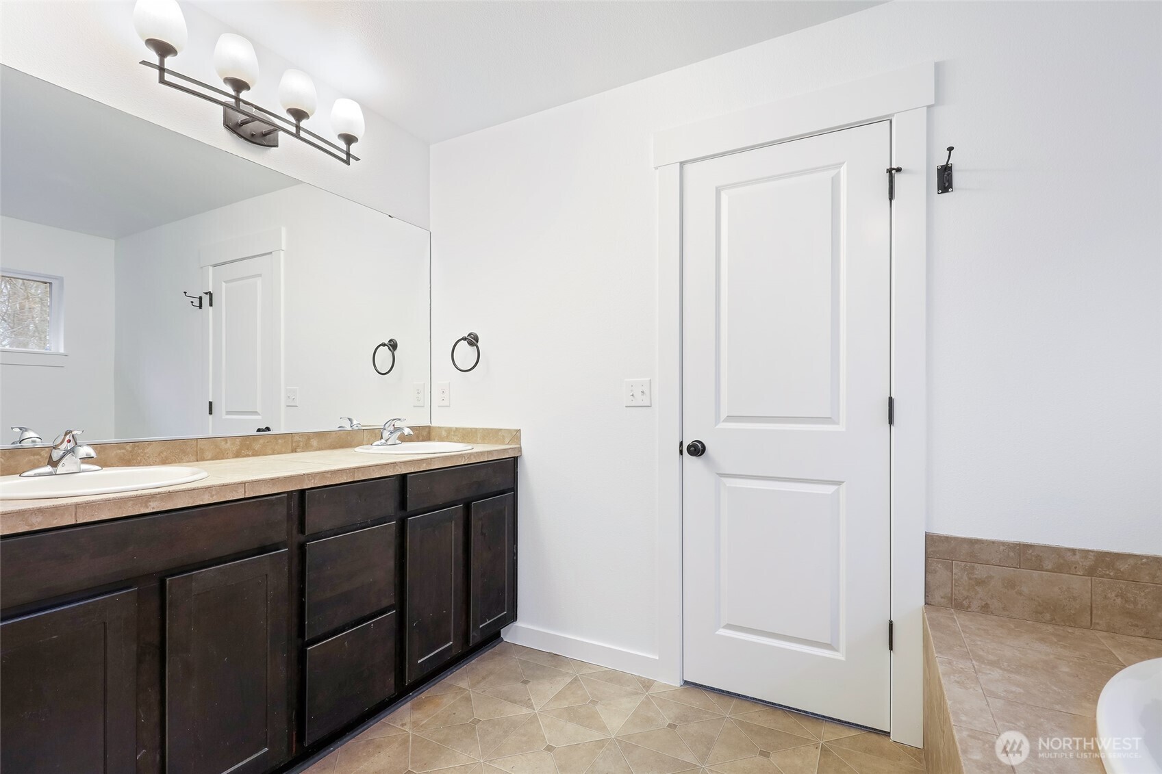4704 Mount Baker Loop