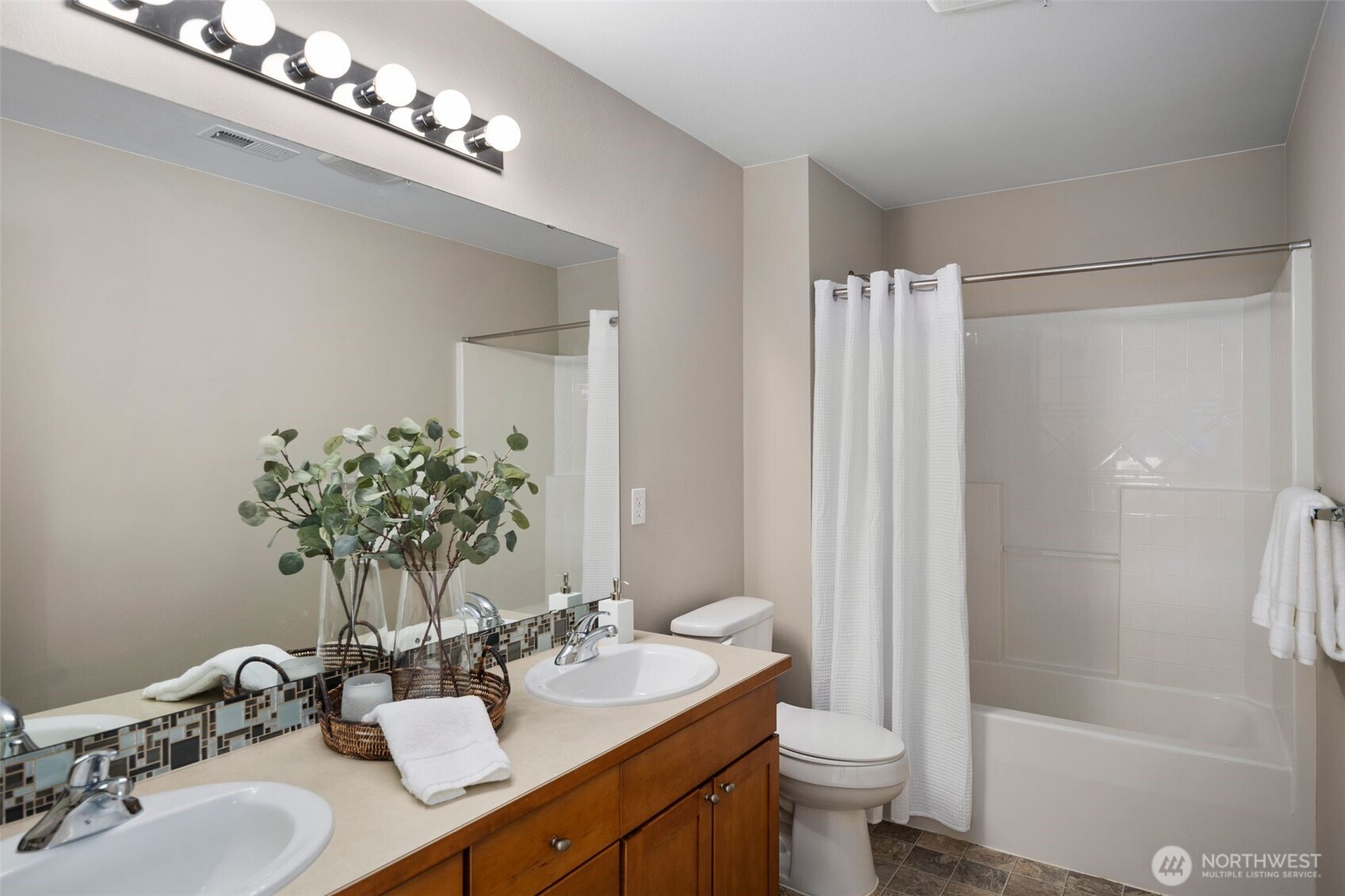 4070 S 212th Court Unit: 17