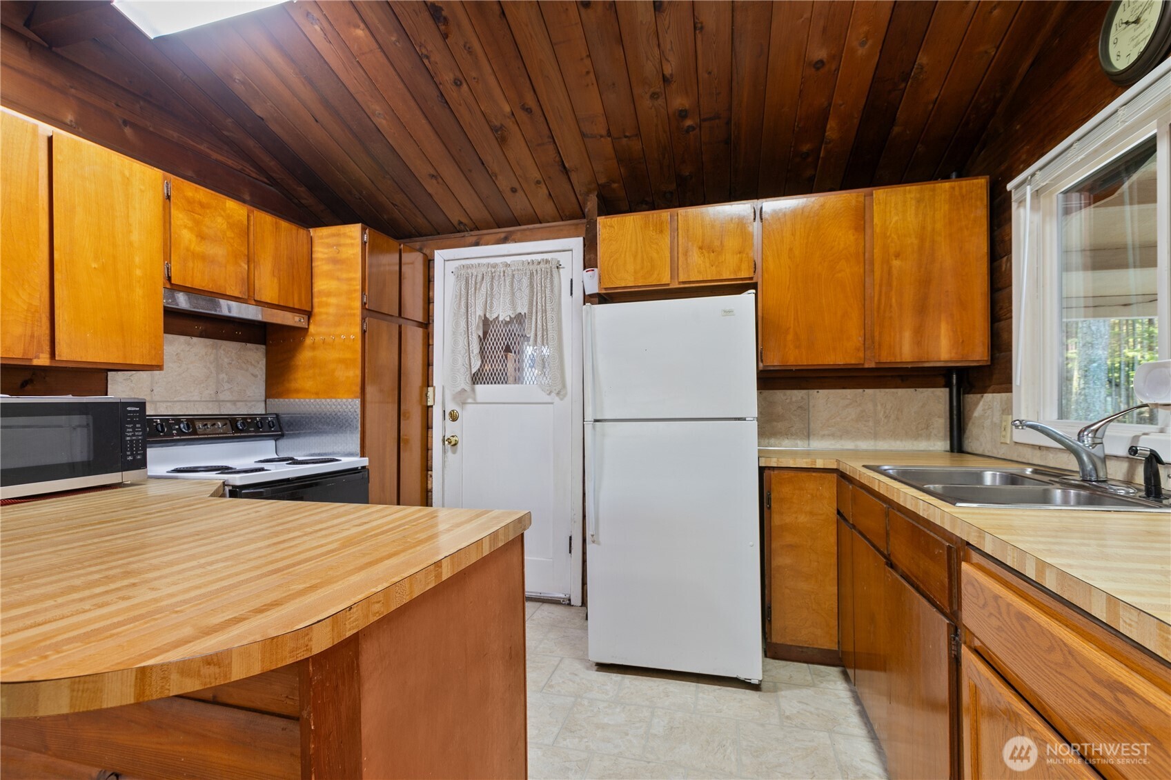 8676 Bell Court