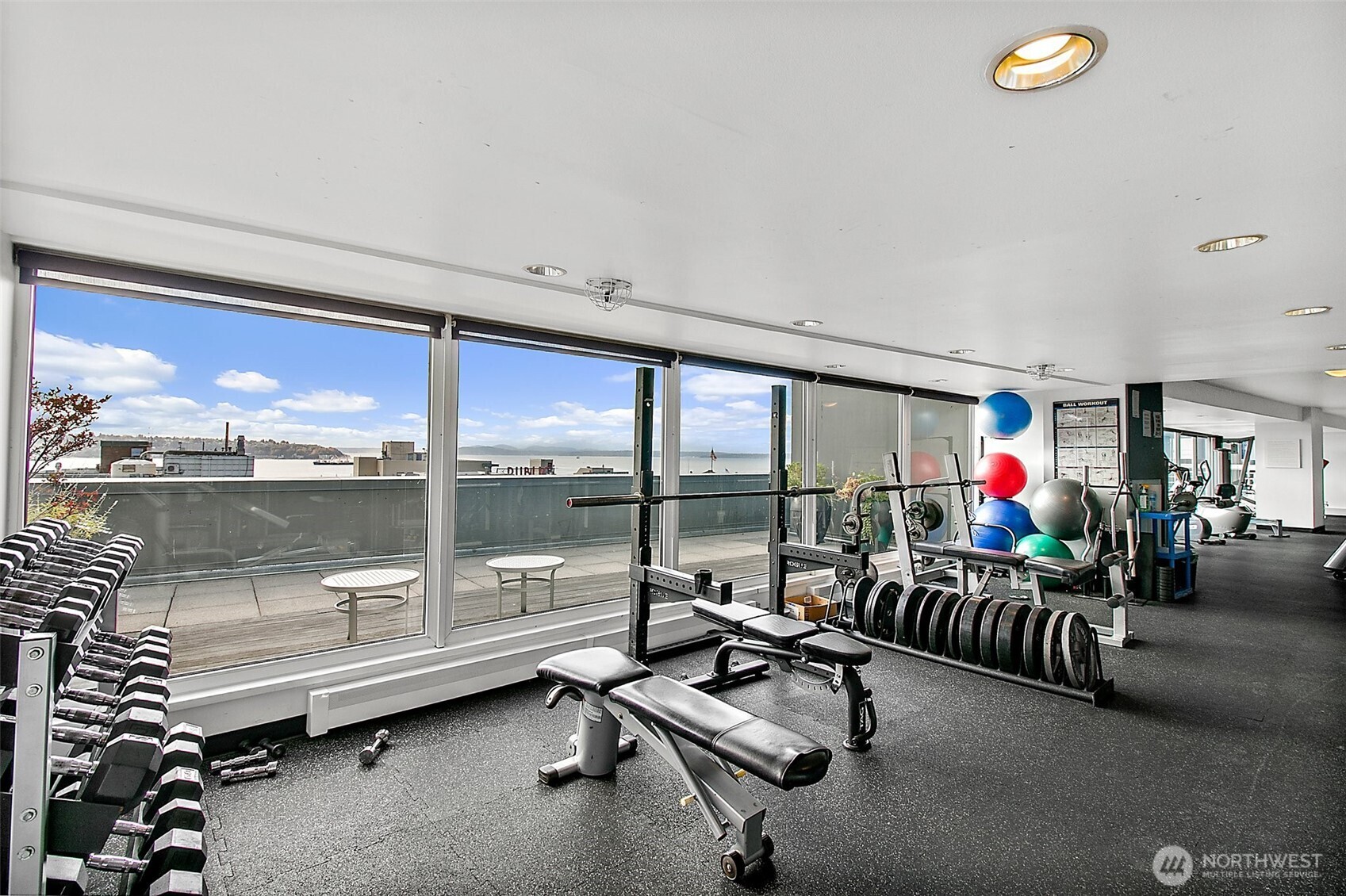 1415 2nd Avenue Unit: 2206