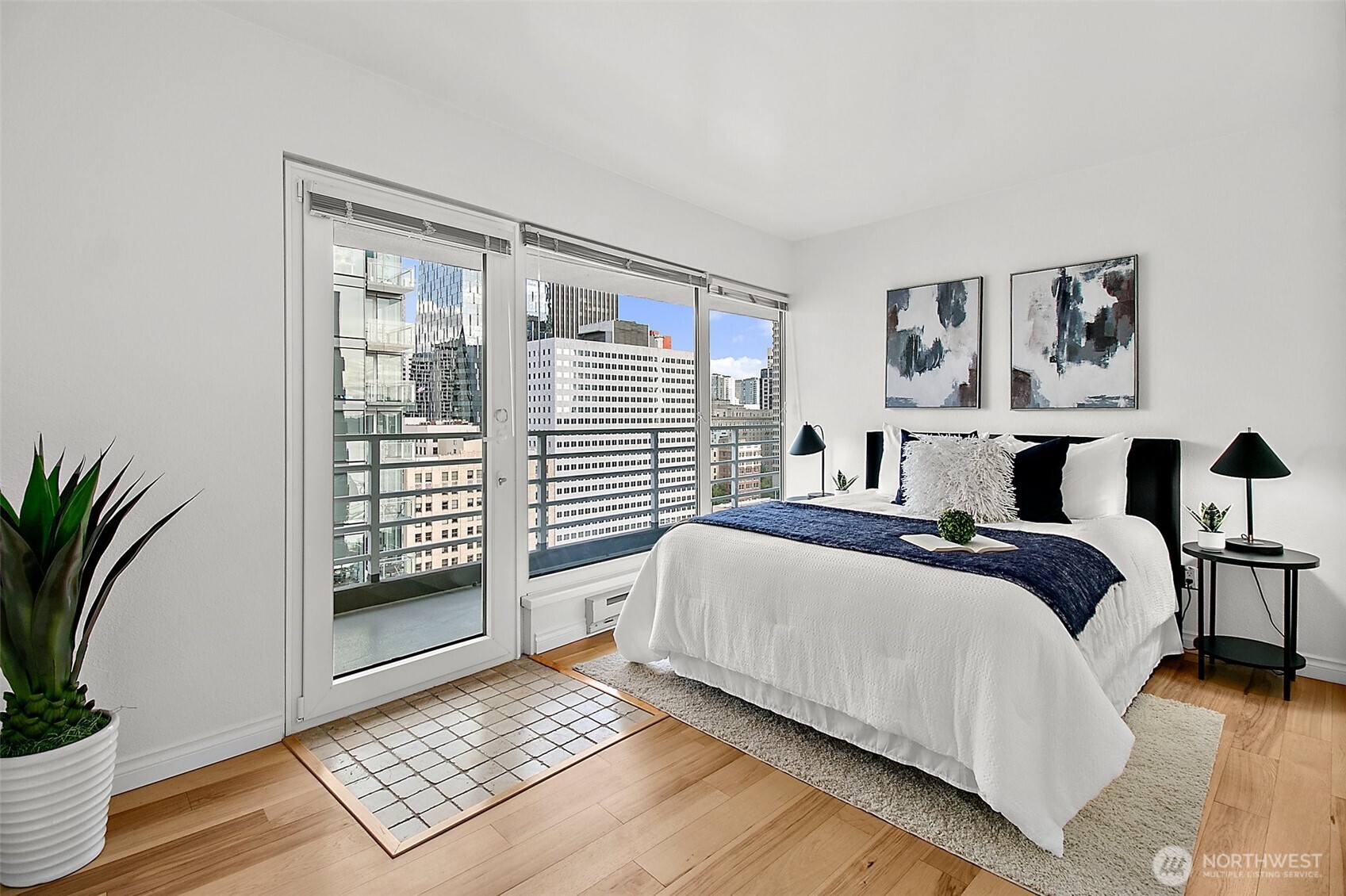 1415 2nd Avenue Unit: 2206