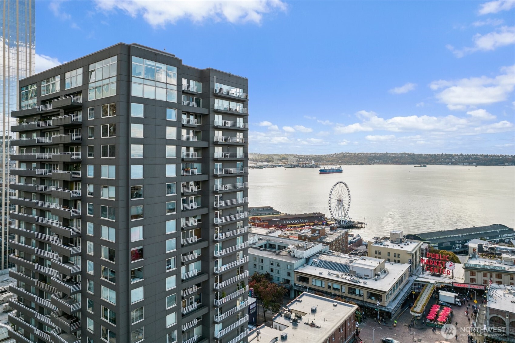 1415 2nd Avenue Unit: 2206