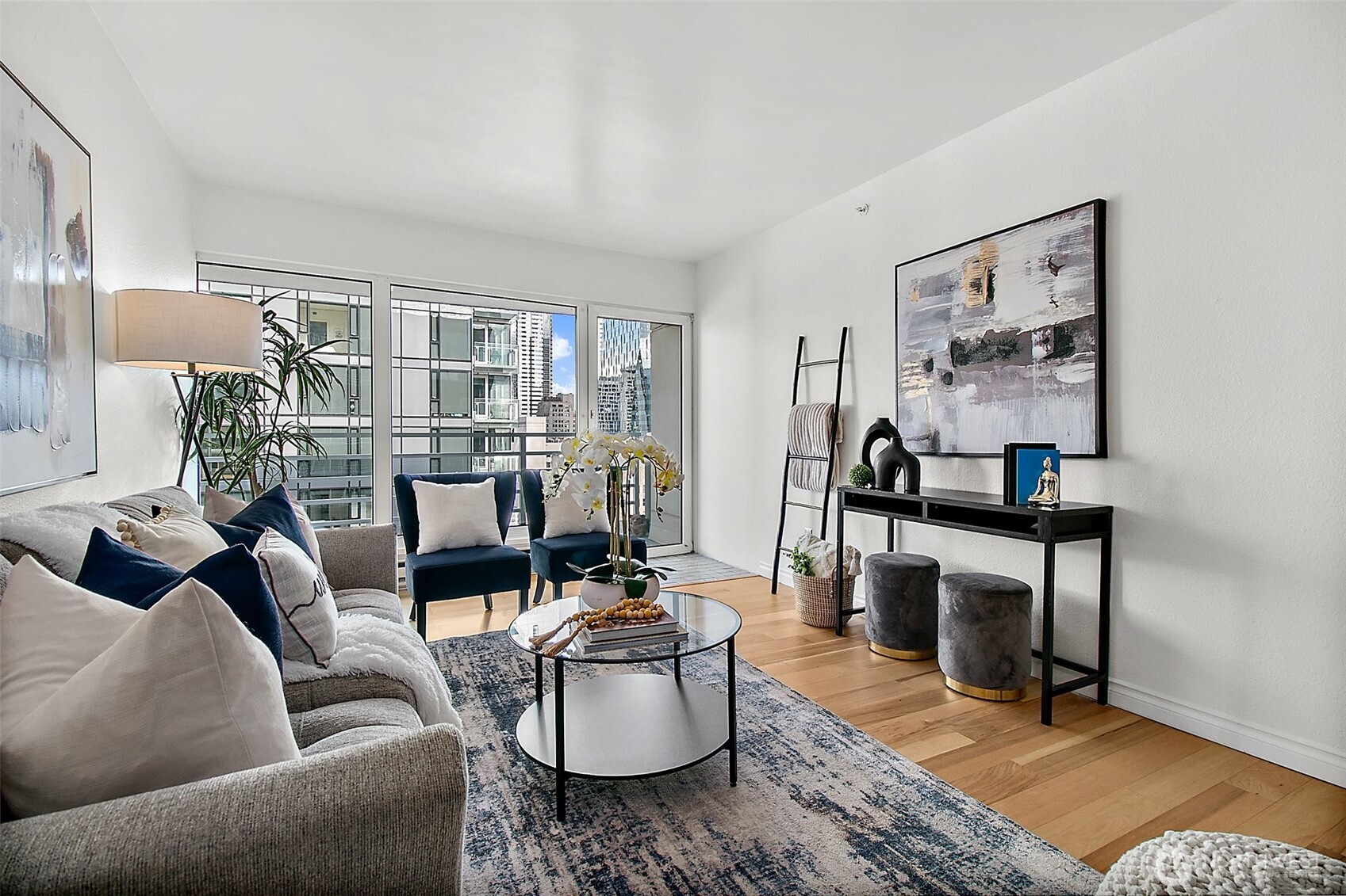 1415 2nd Avenue Unit: 2206
