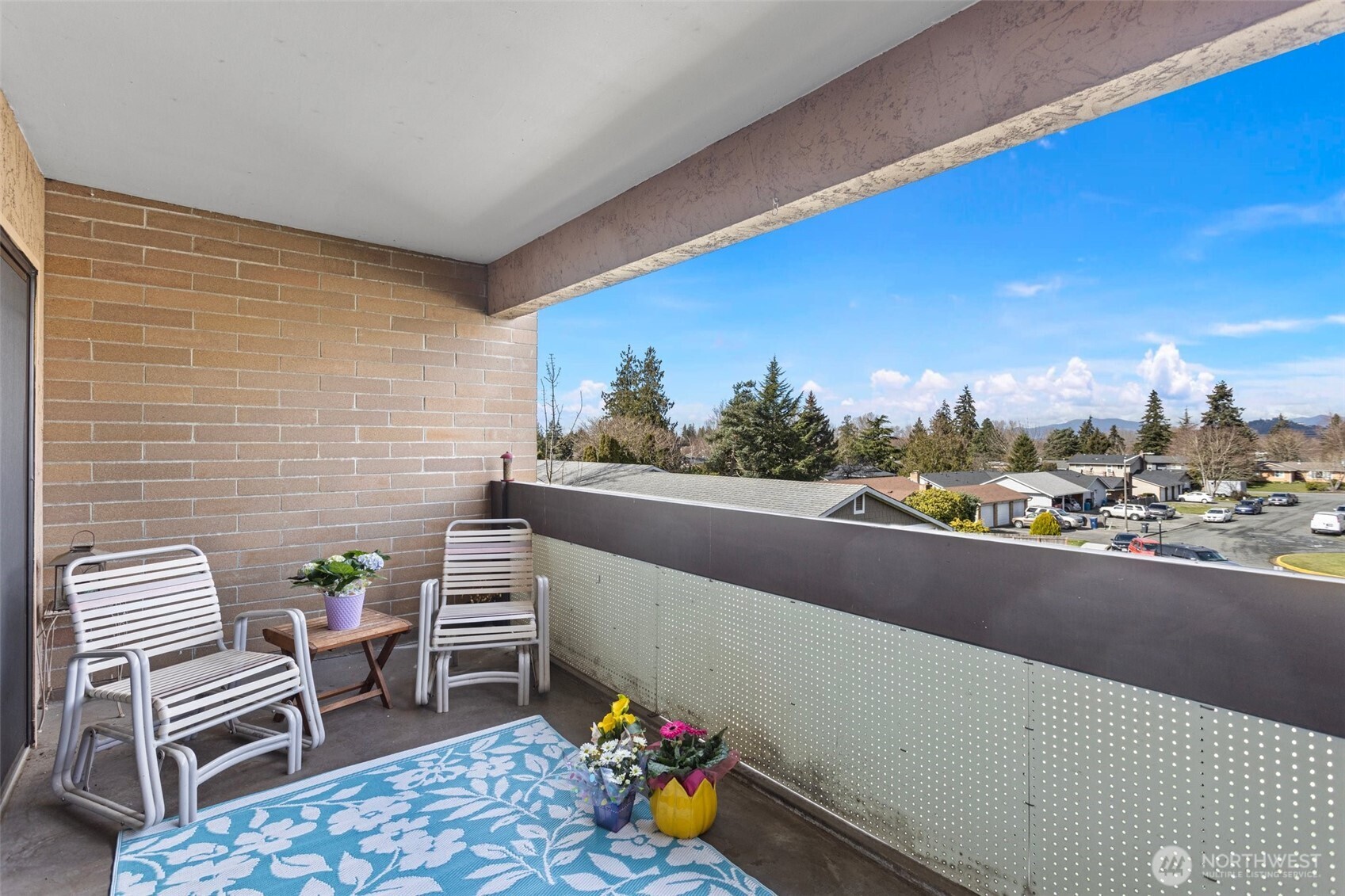 2021 N LaVenture Road Unit: 303