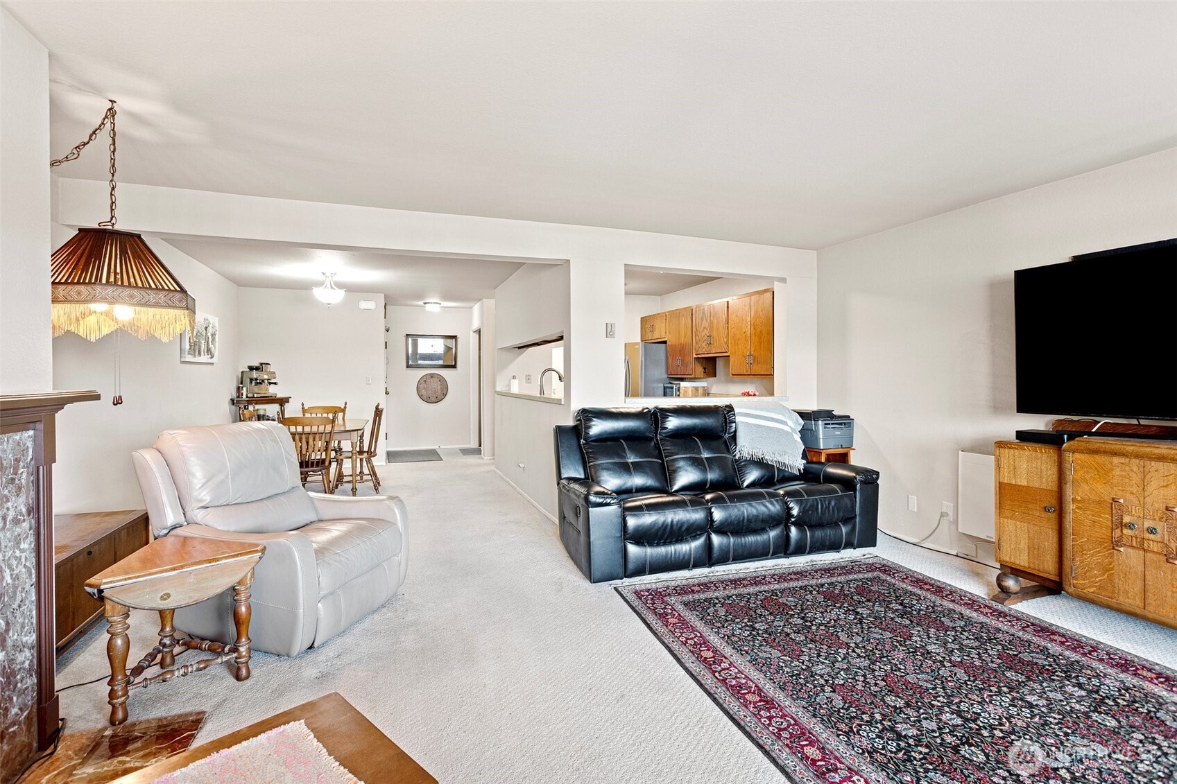 2021 N LaVenture Road Unit: 303