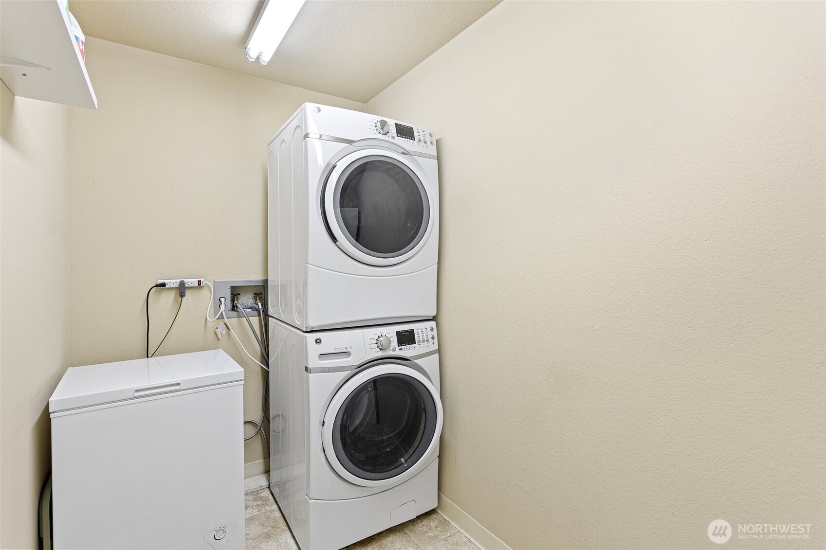 2021 N LaVenture Road Unit: 303