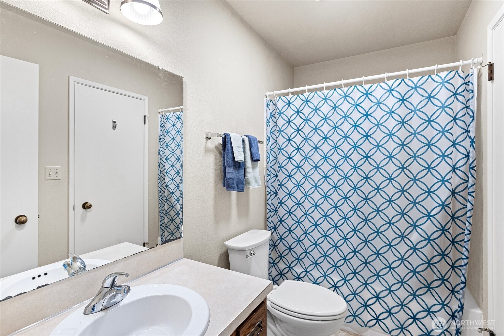 2021 N LaVenture Road Unit: 303