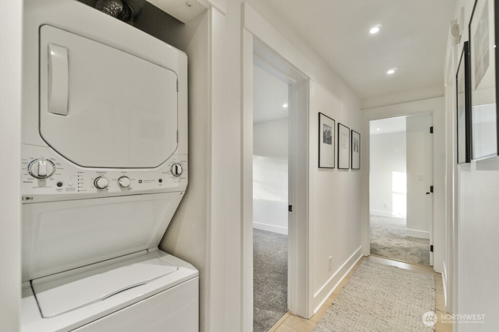 22910 90th Avenue W Unit: B105