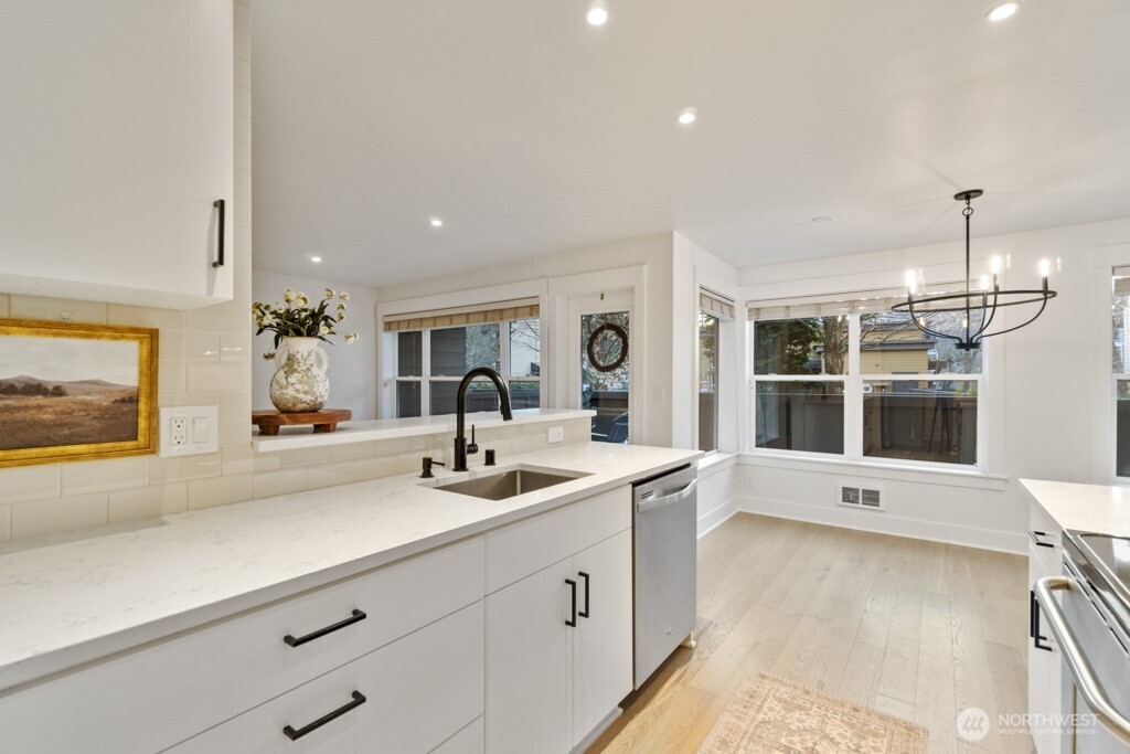 22910 90th Avenue W Unit: B105
