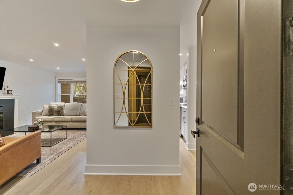 22910 90th Avenue W Unit: B105
