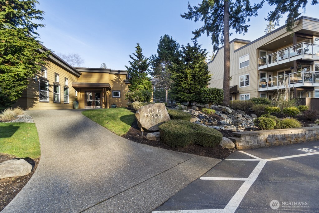 22910 90th Avenue W Unit: B105