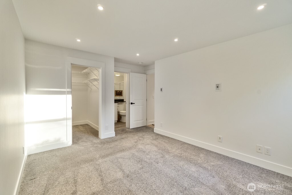 22910 90th Avenue W Unit: B105