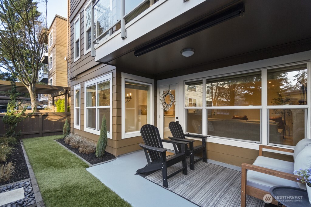 22910 90th Avenue W Unit: B105
