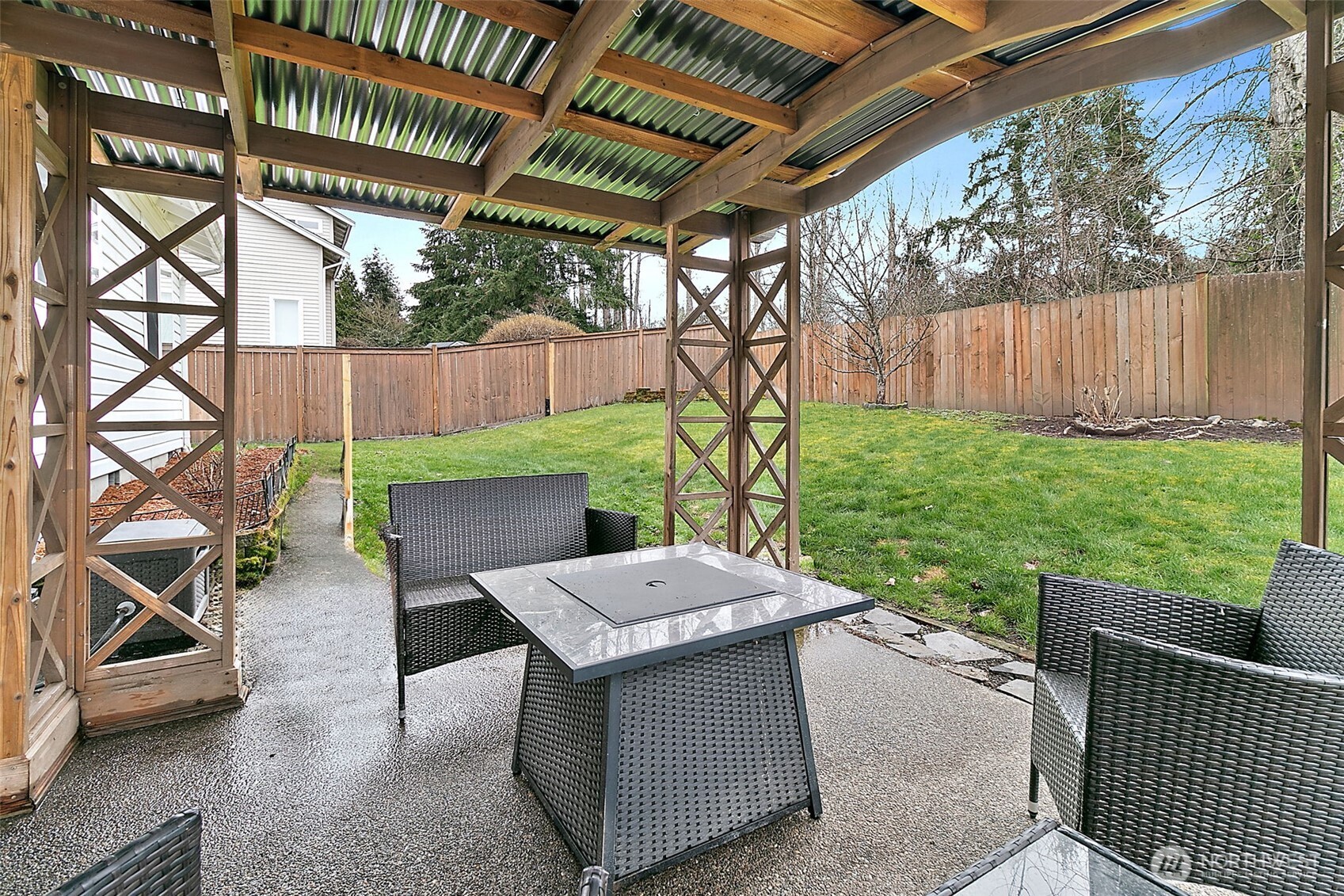 2210 SE 27th