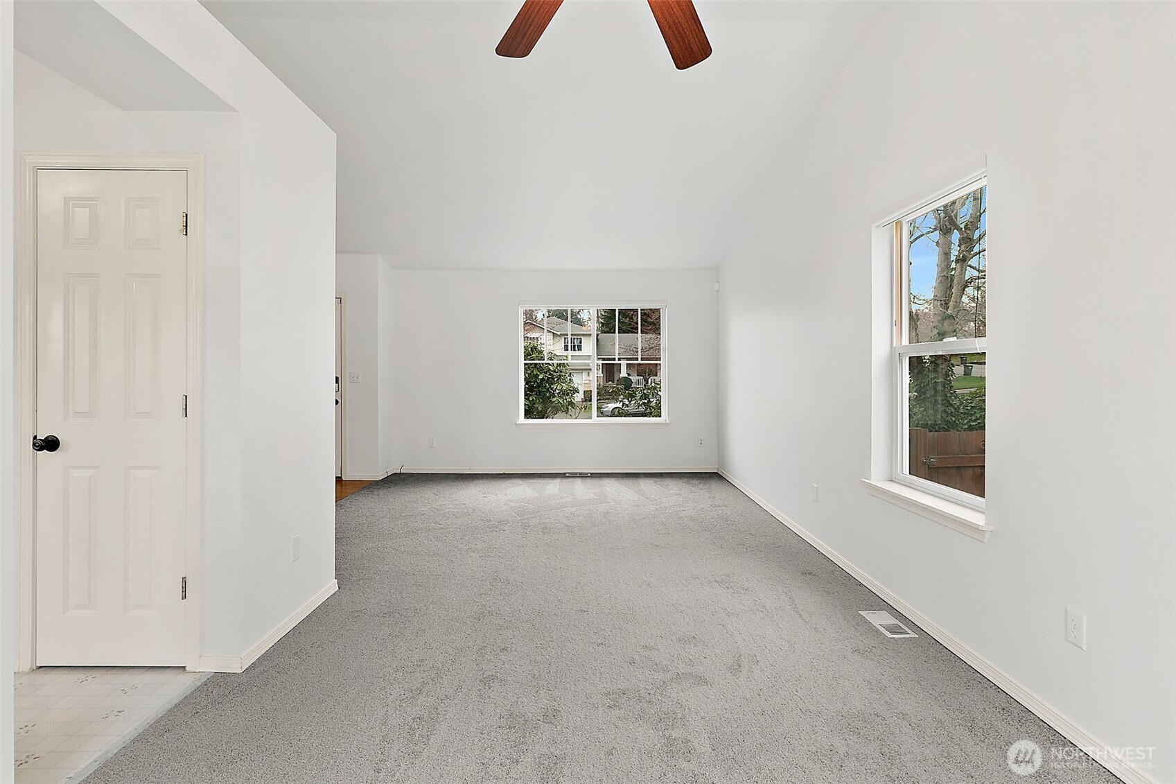 2210 SE 27th