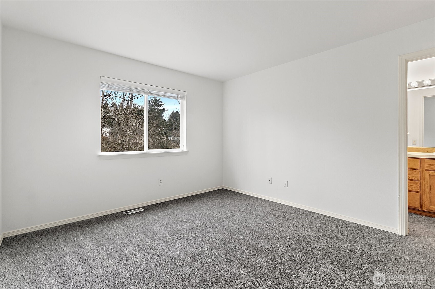 2210 SE 27th