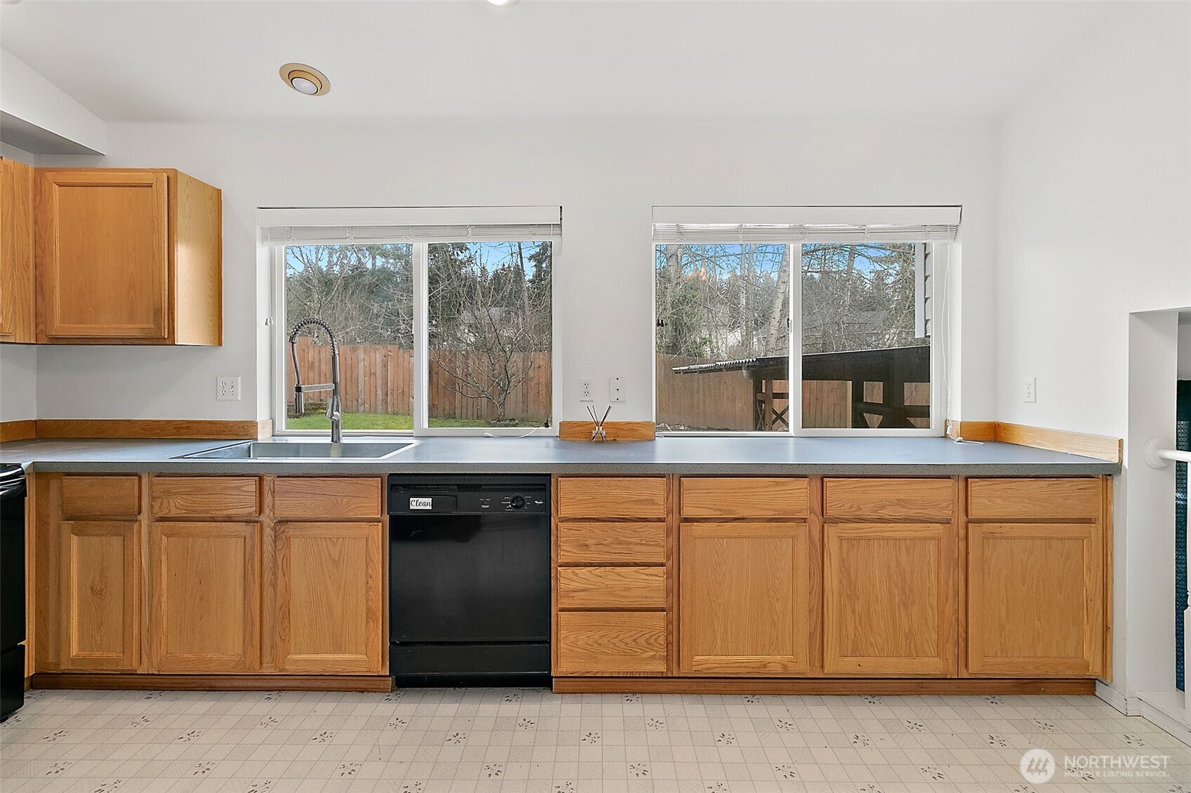 2210 SE 27th