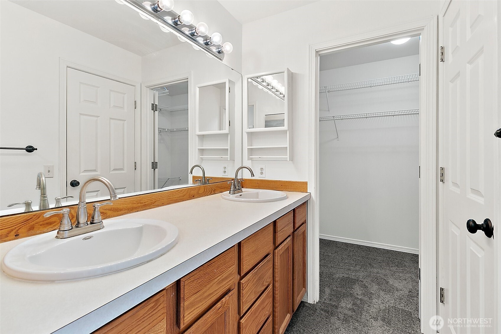 2210 SE 27th