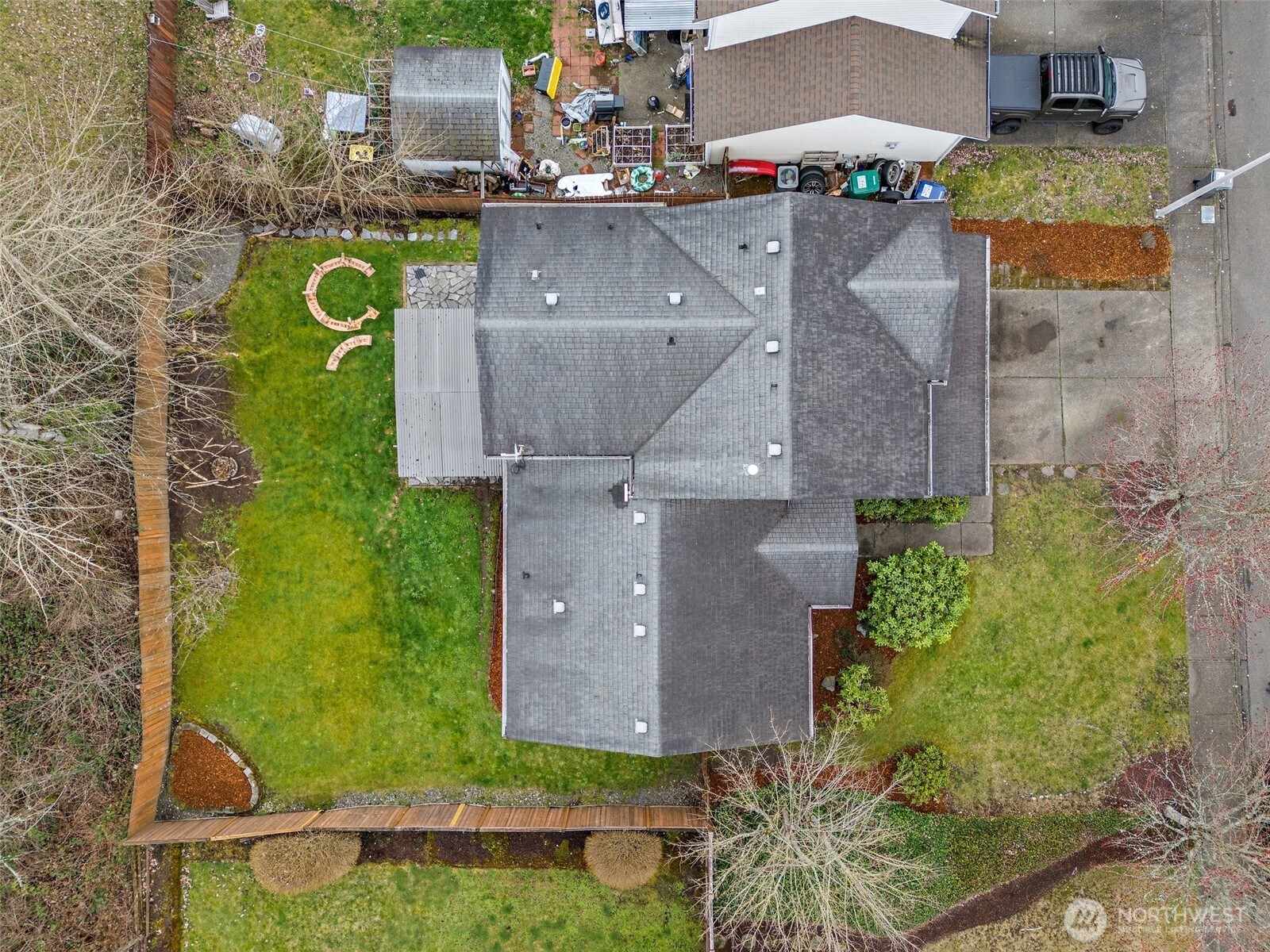 2210 SE 27th