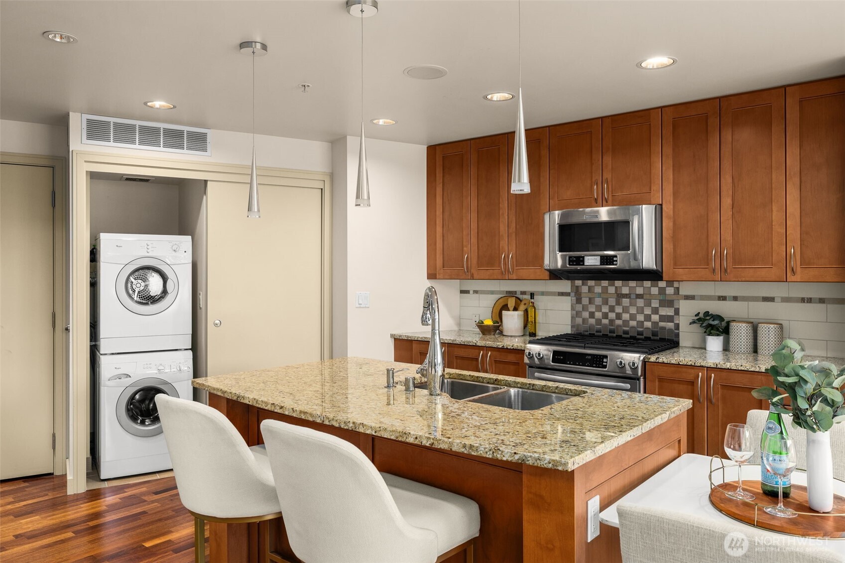 10650 NE 9th Place Unit: 1127
