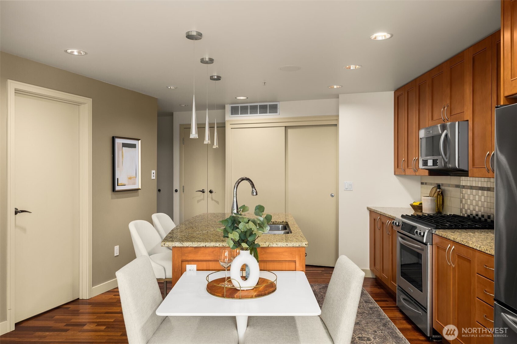 10650 NE 9th Place Unit: 1127