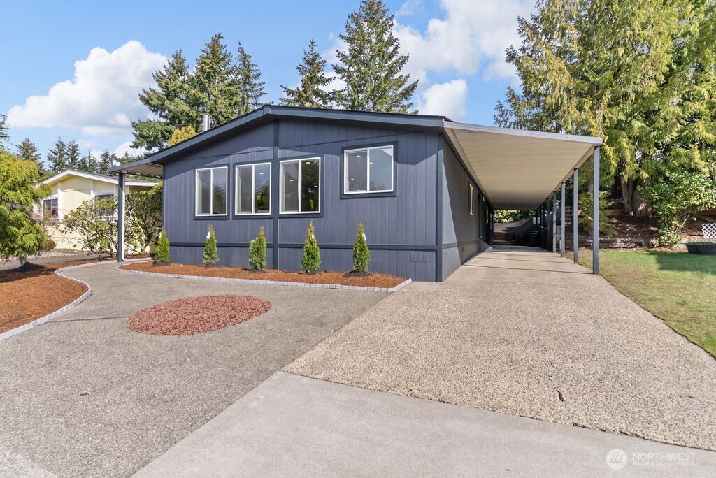 2500 370th Street Unit: 183