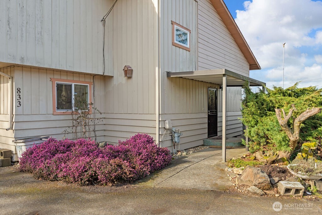 833 S Dash Point Road