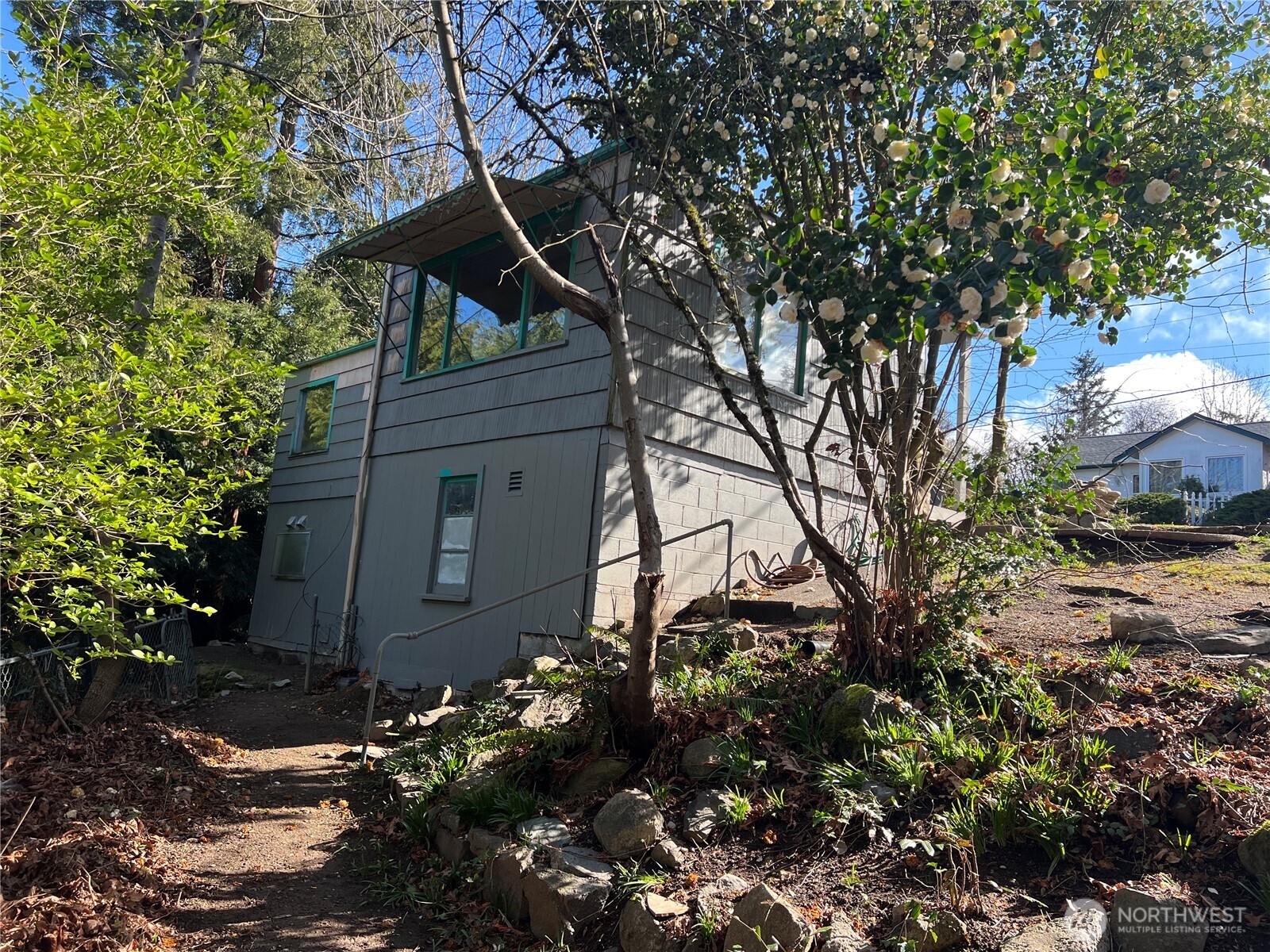120 Tracy Avenue N