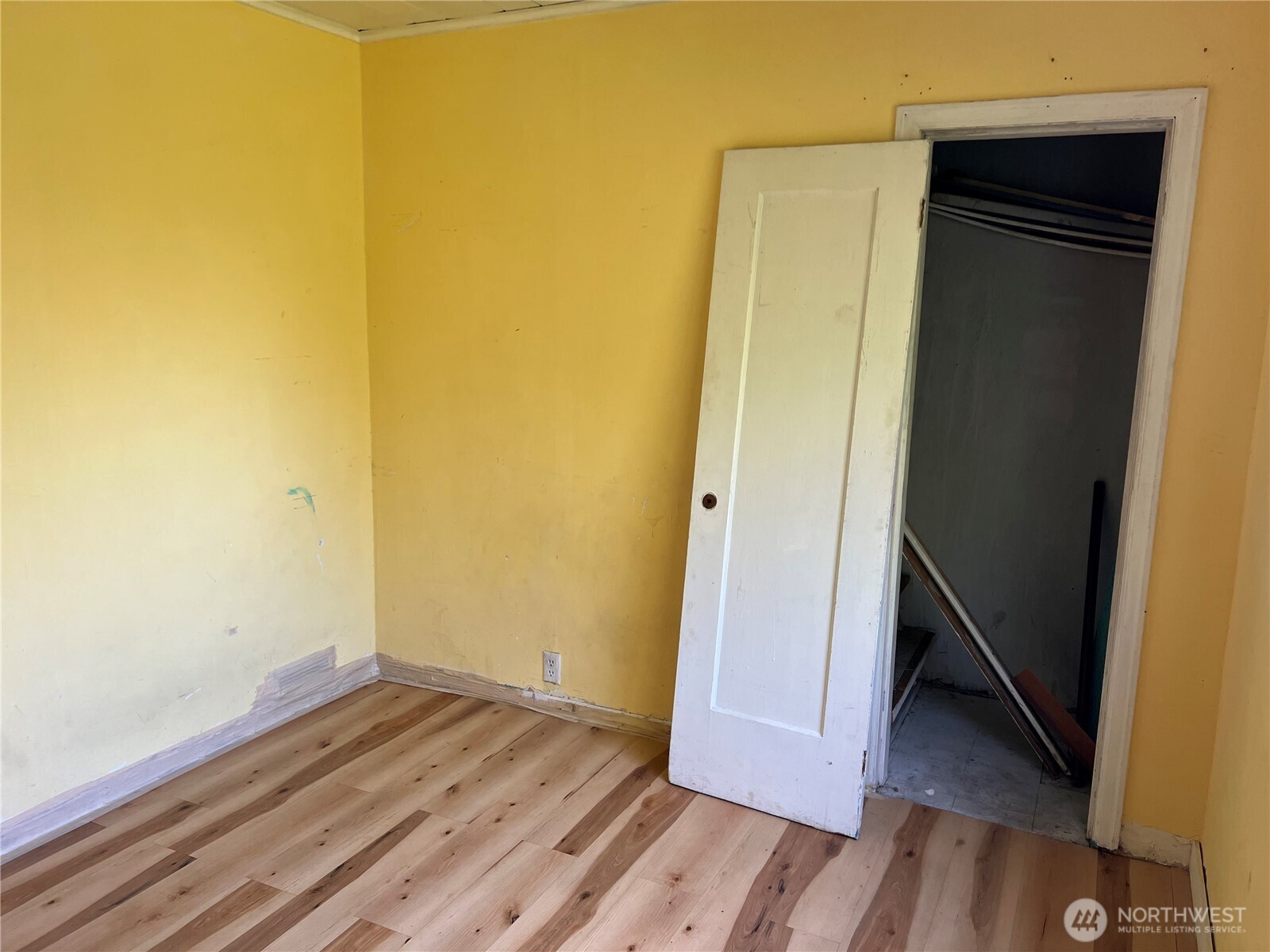 120 Tracy Avenue N