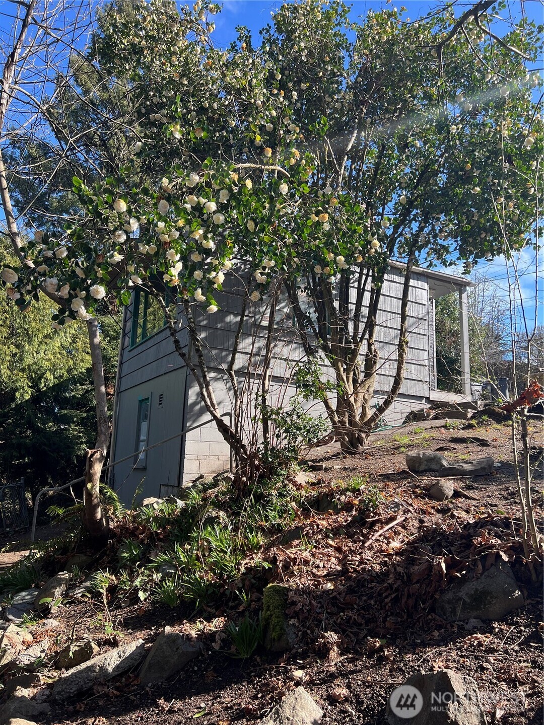 120 Tracy Avenue N