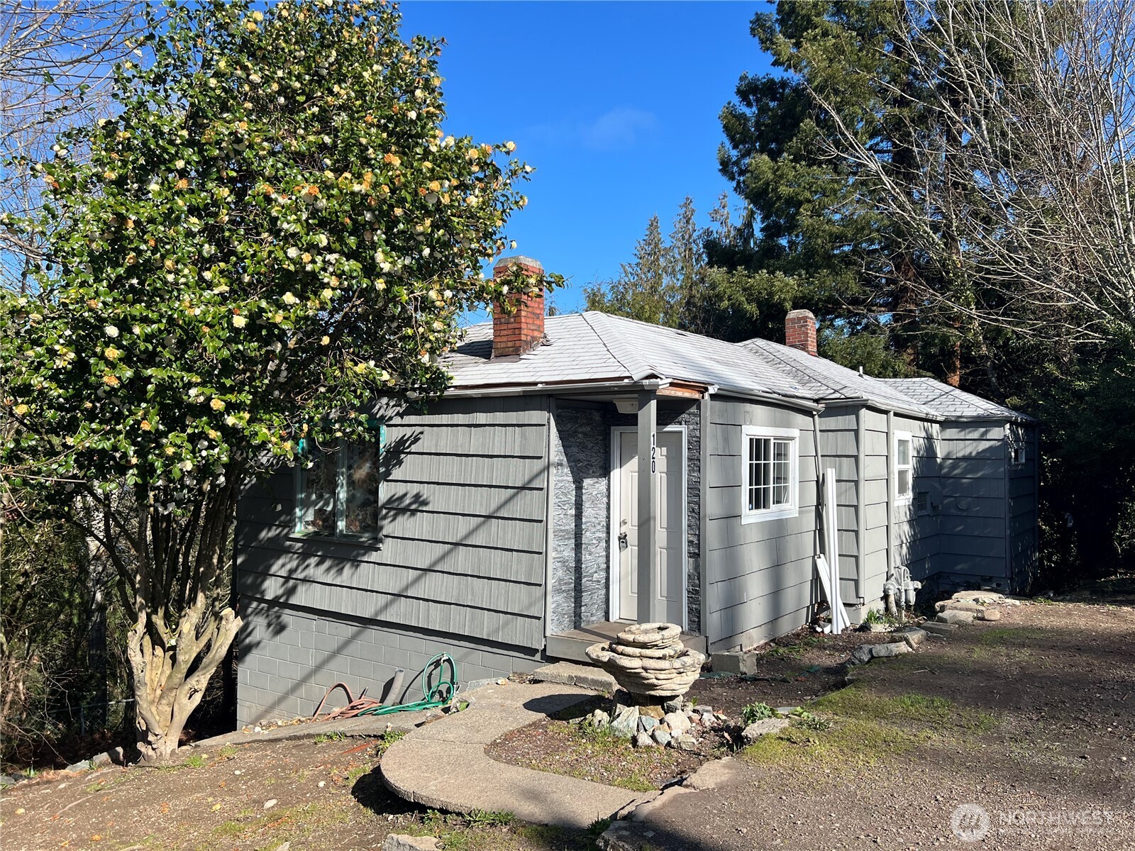 120 Tracy Avenue N