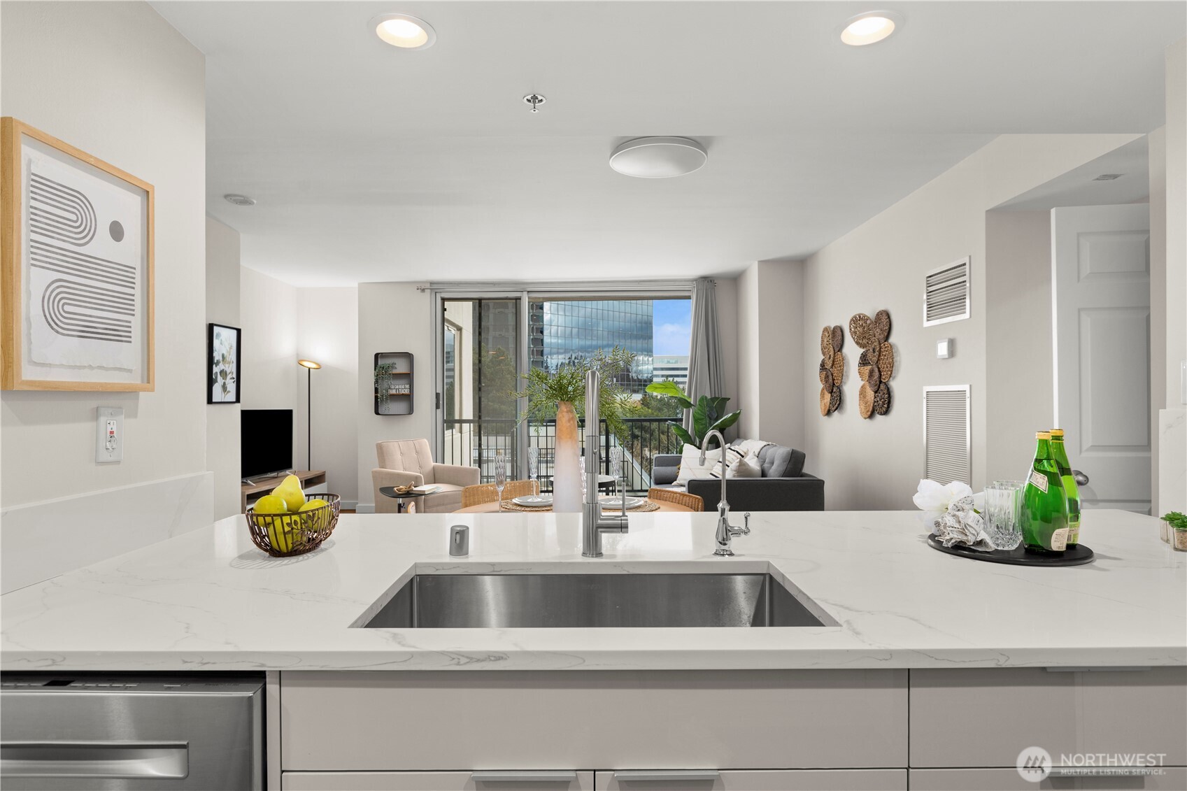 177 107th Avenue NE Unit: 810