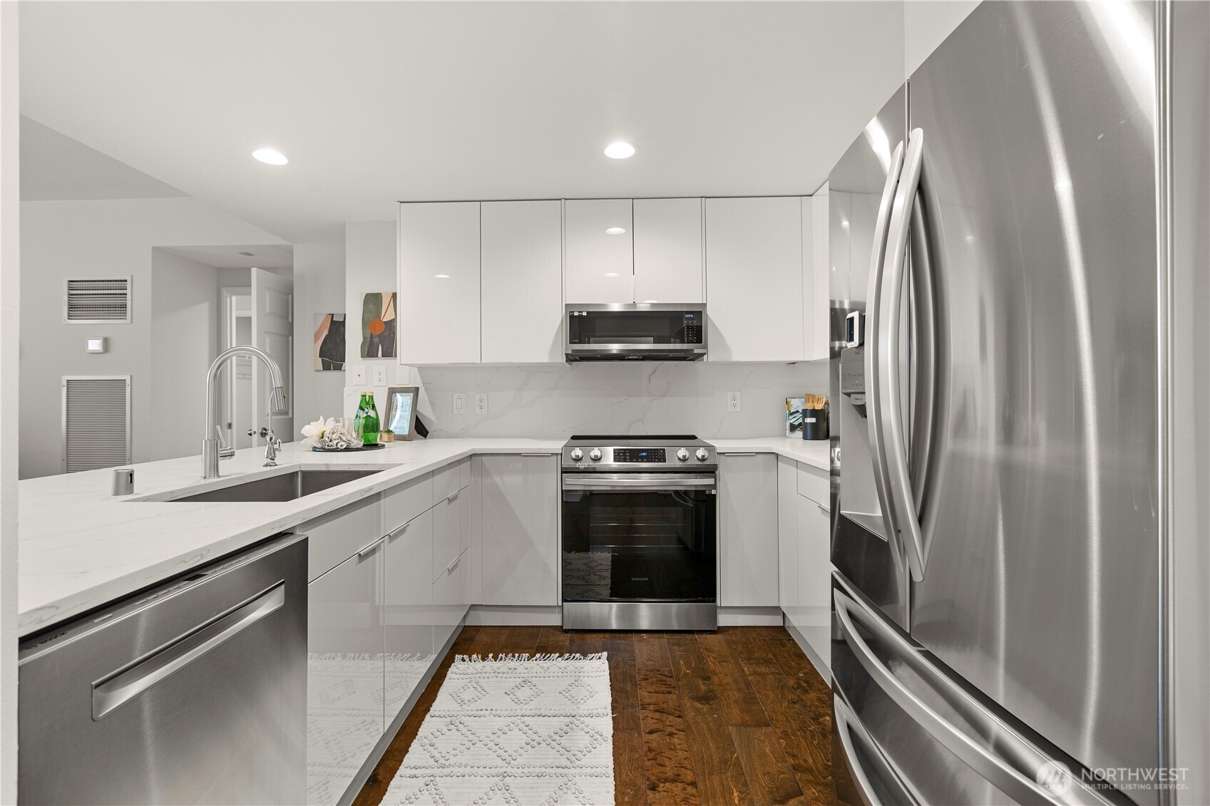 177 107th Avenue NE Unit: 810