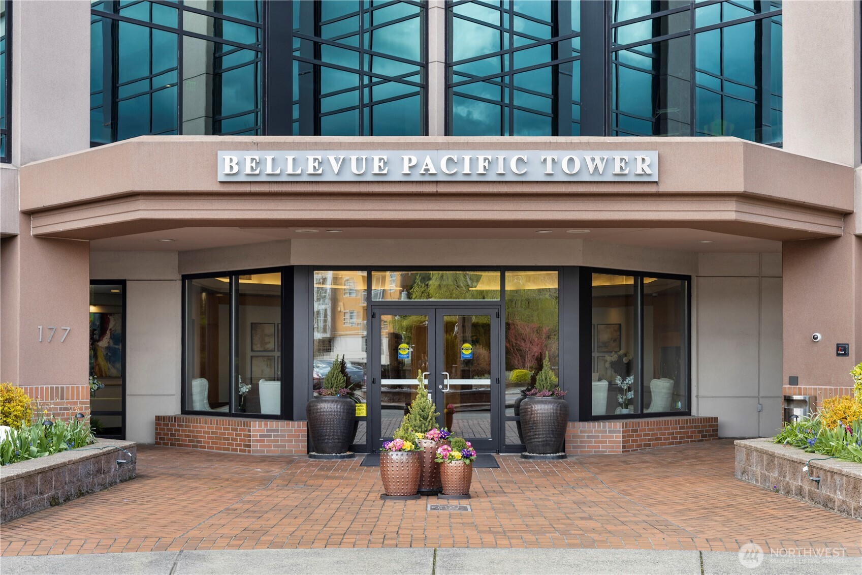 177 107th Avenue NE Unit: 810