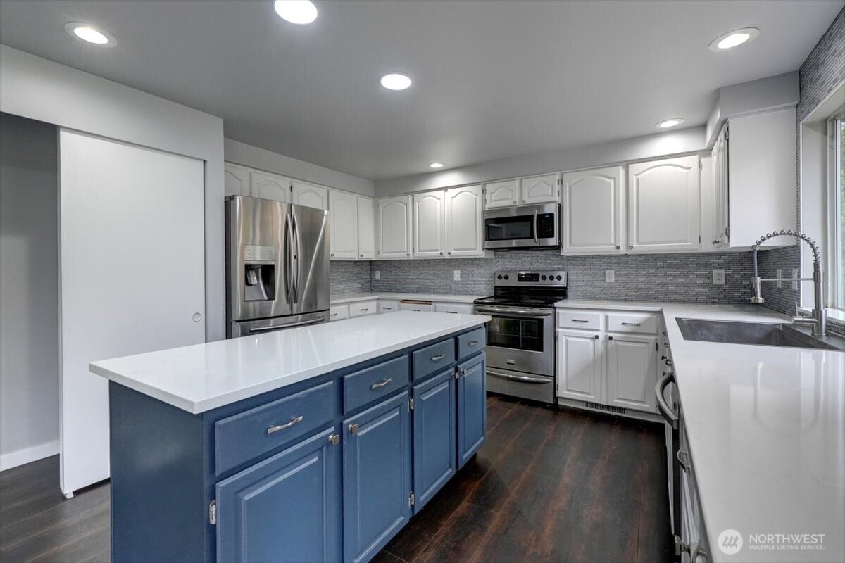 11101 203rd Avenue E