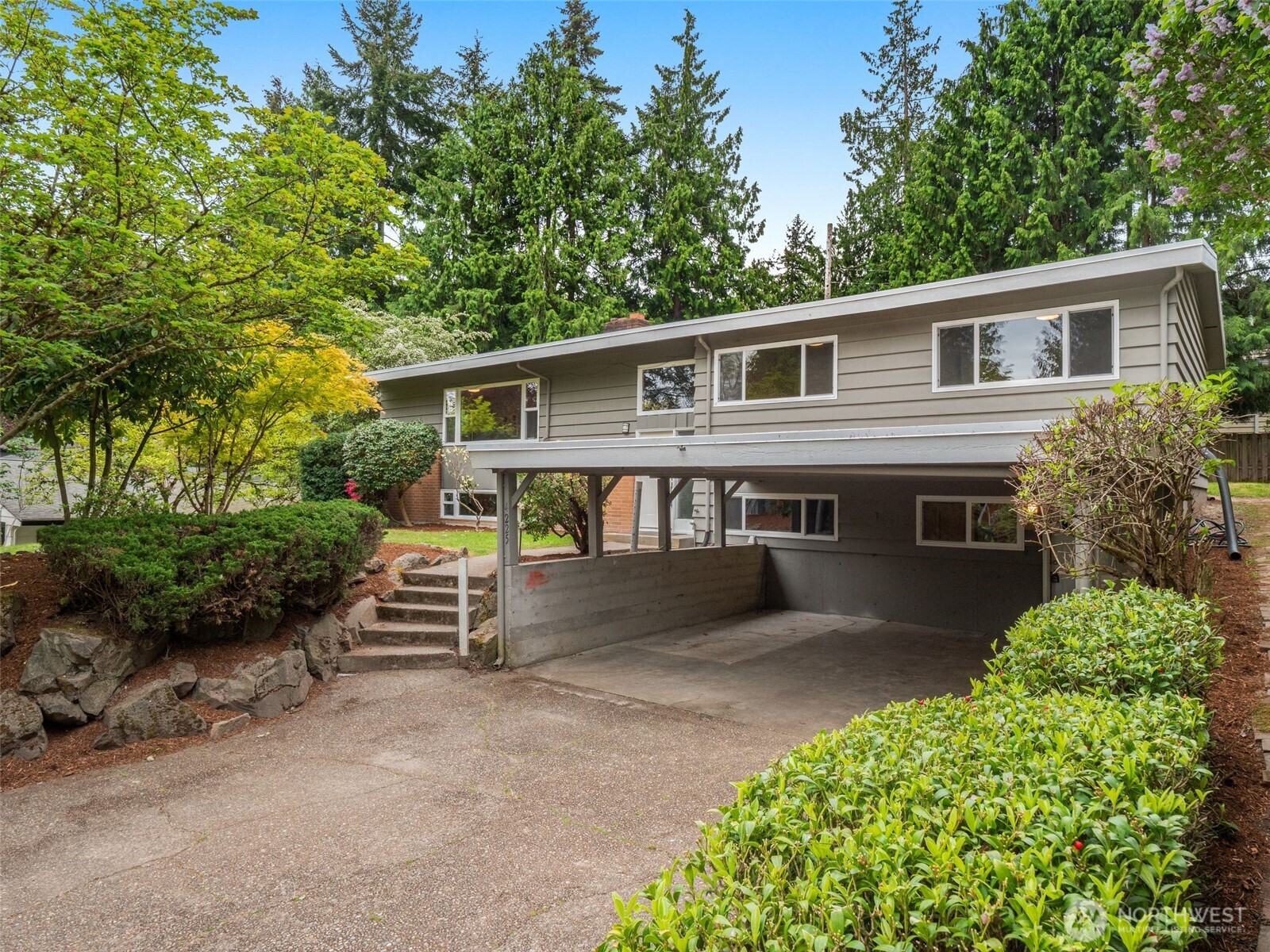 4225 NE 88th Street