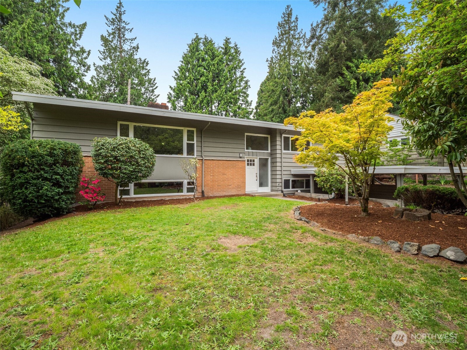 4225 NE 88th Street