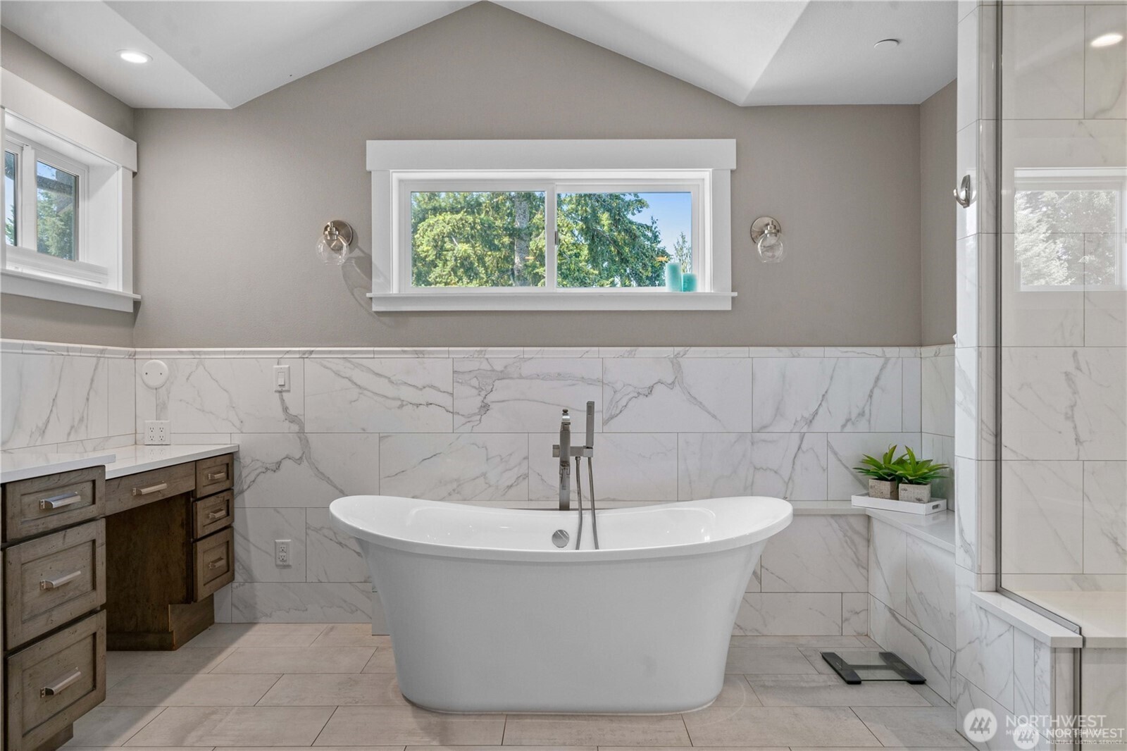 2396 Squak Mountain Loop SW