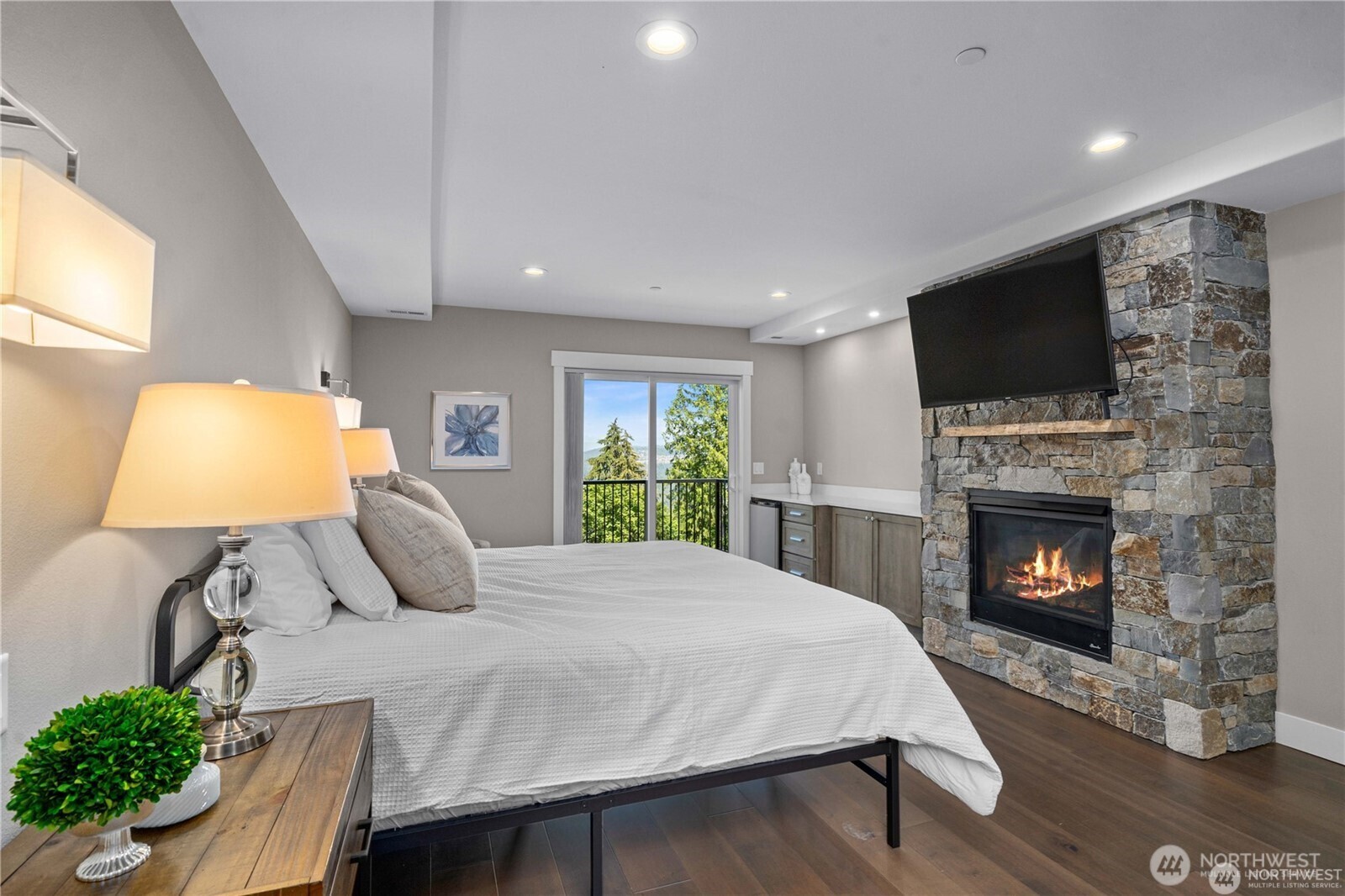 2396 Squak Mountain Loop SW