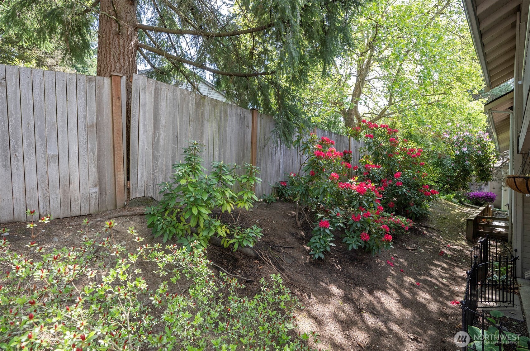 4231 NE 5th Street Unit: E201