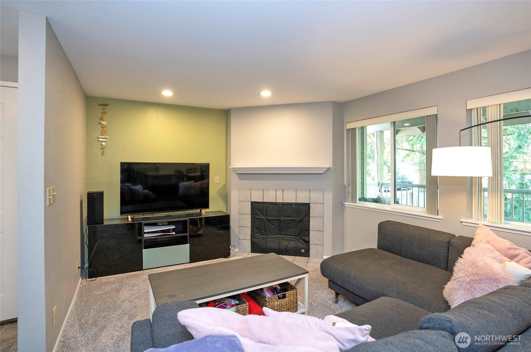 4231 NE 5th Street Unit: E201