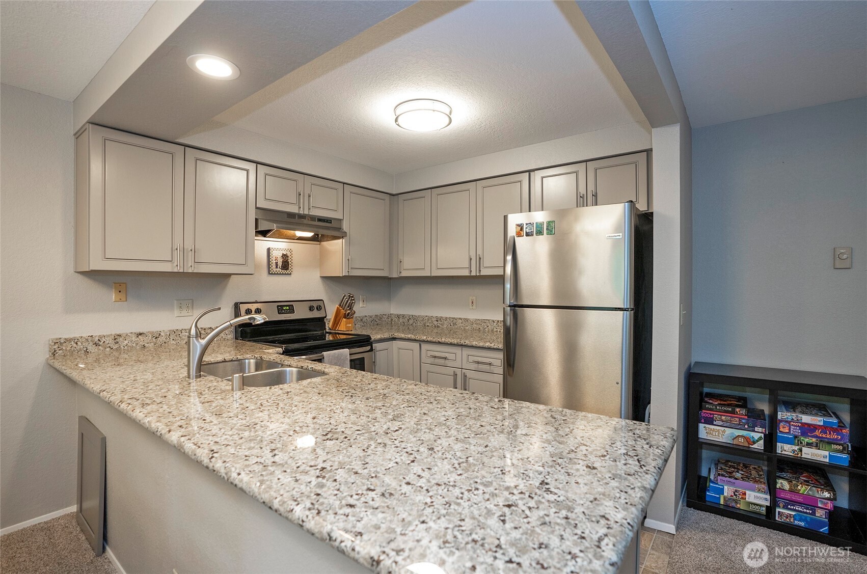 4231 NE 5th Street Unit: E201