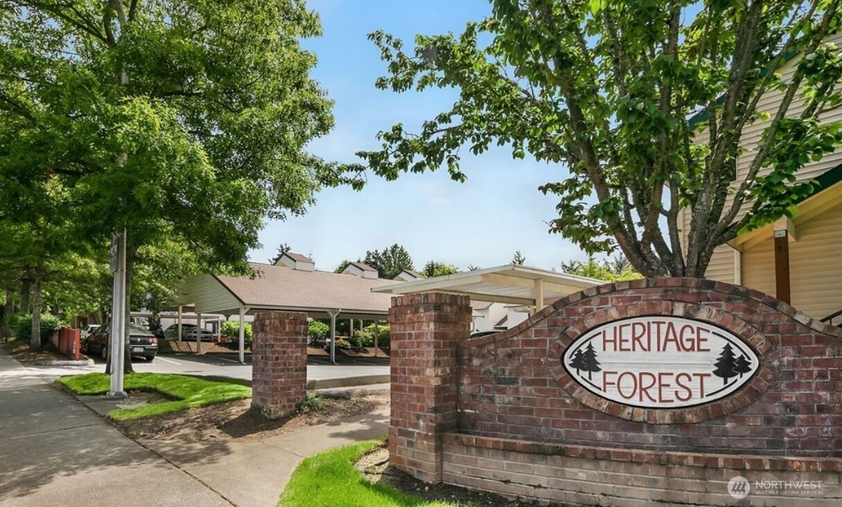 4231 NE 5th Street Unit: E201