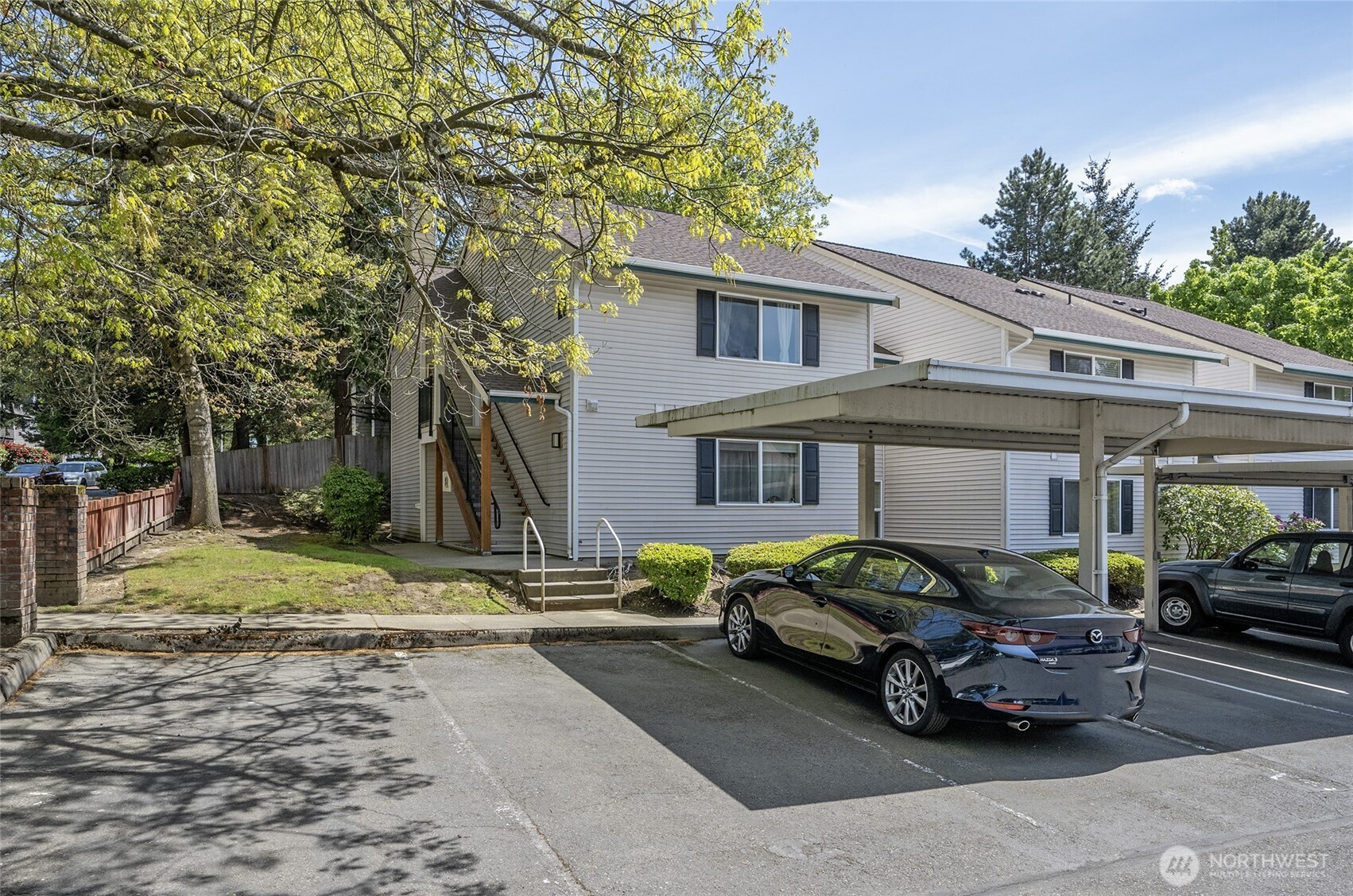 4231 NE 5th Street Unit: E201