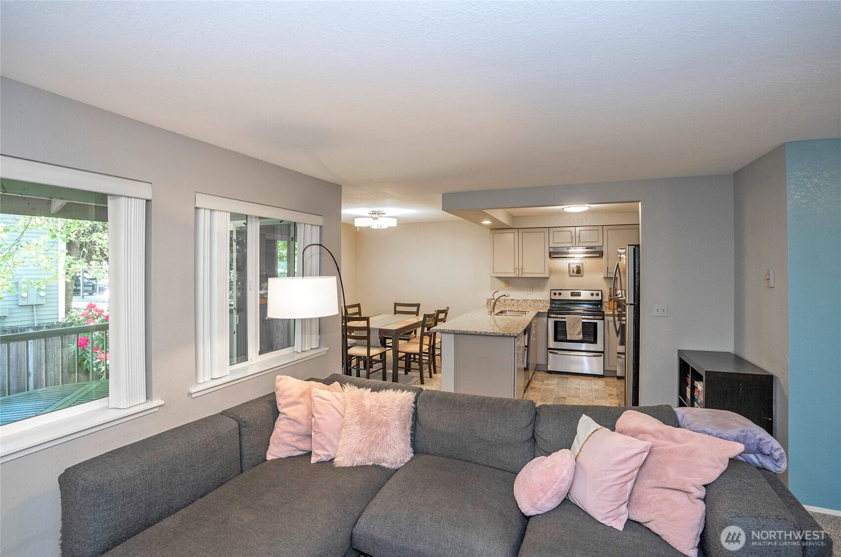 4231 NE 5th Street Unit: E201