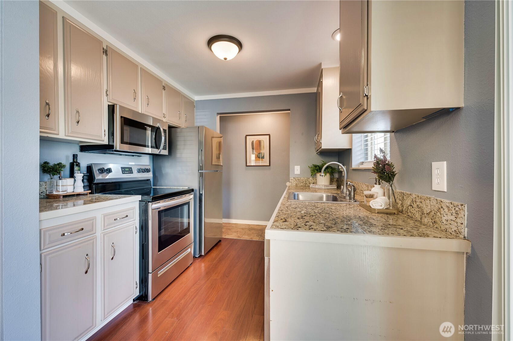 4511 Greenwood Avenue N Unit: 1