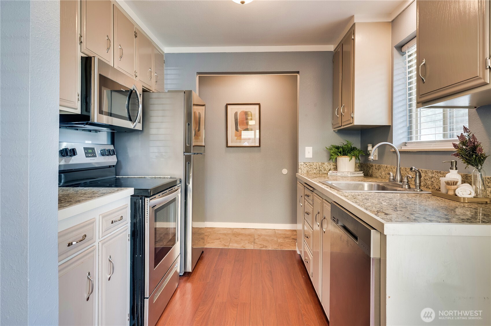 4511 Greenwood Avenue N Unit: 1