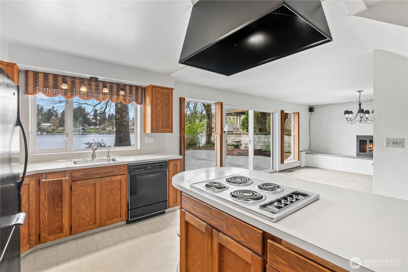 180 Lake Louise Drive SW