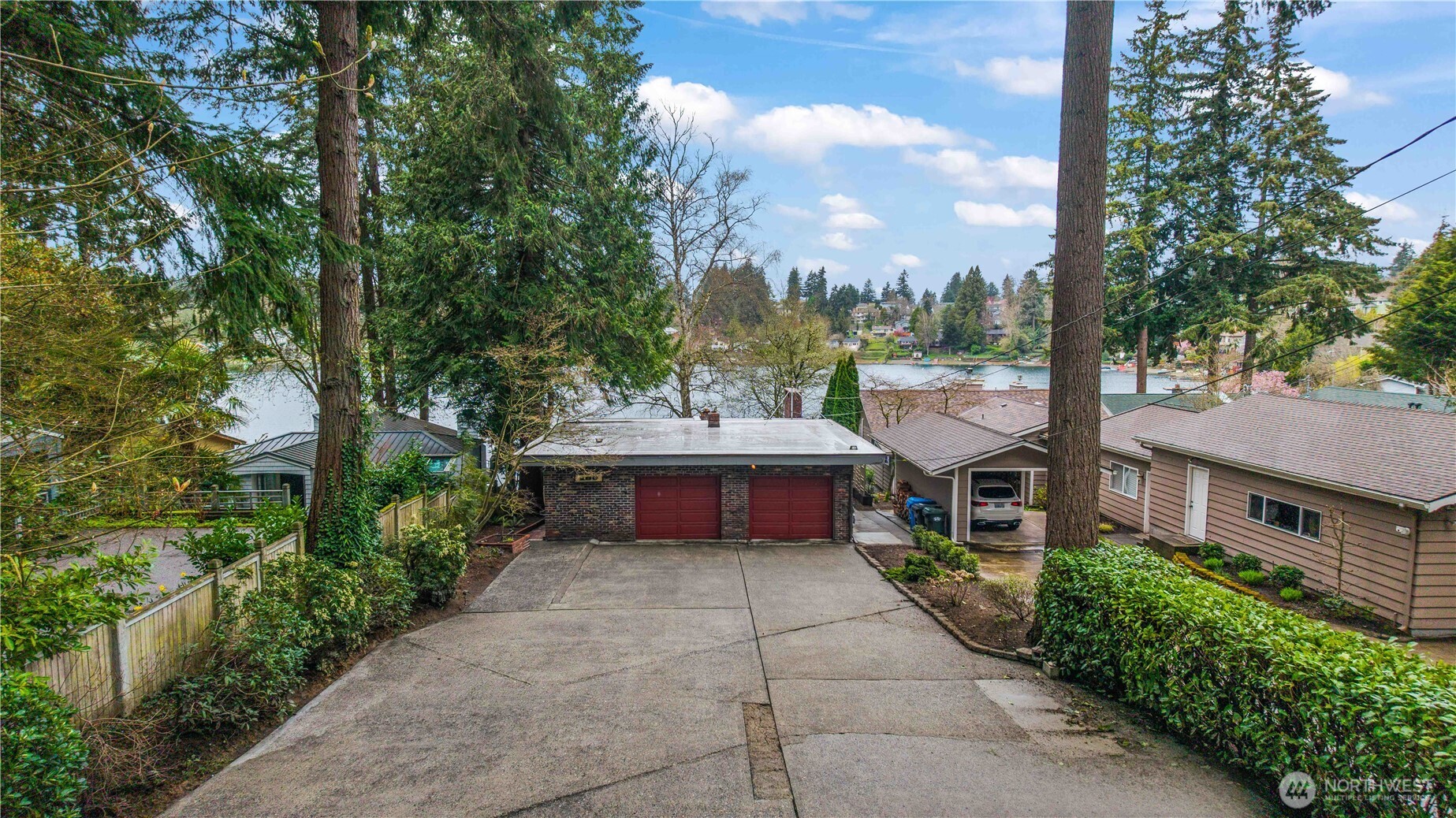 180 Lake Louise Drive SW