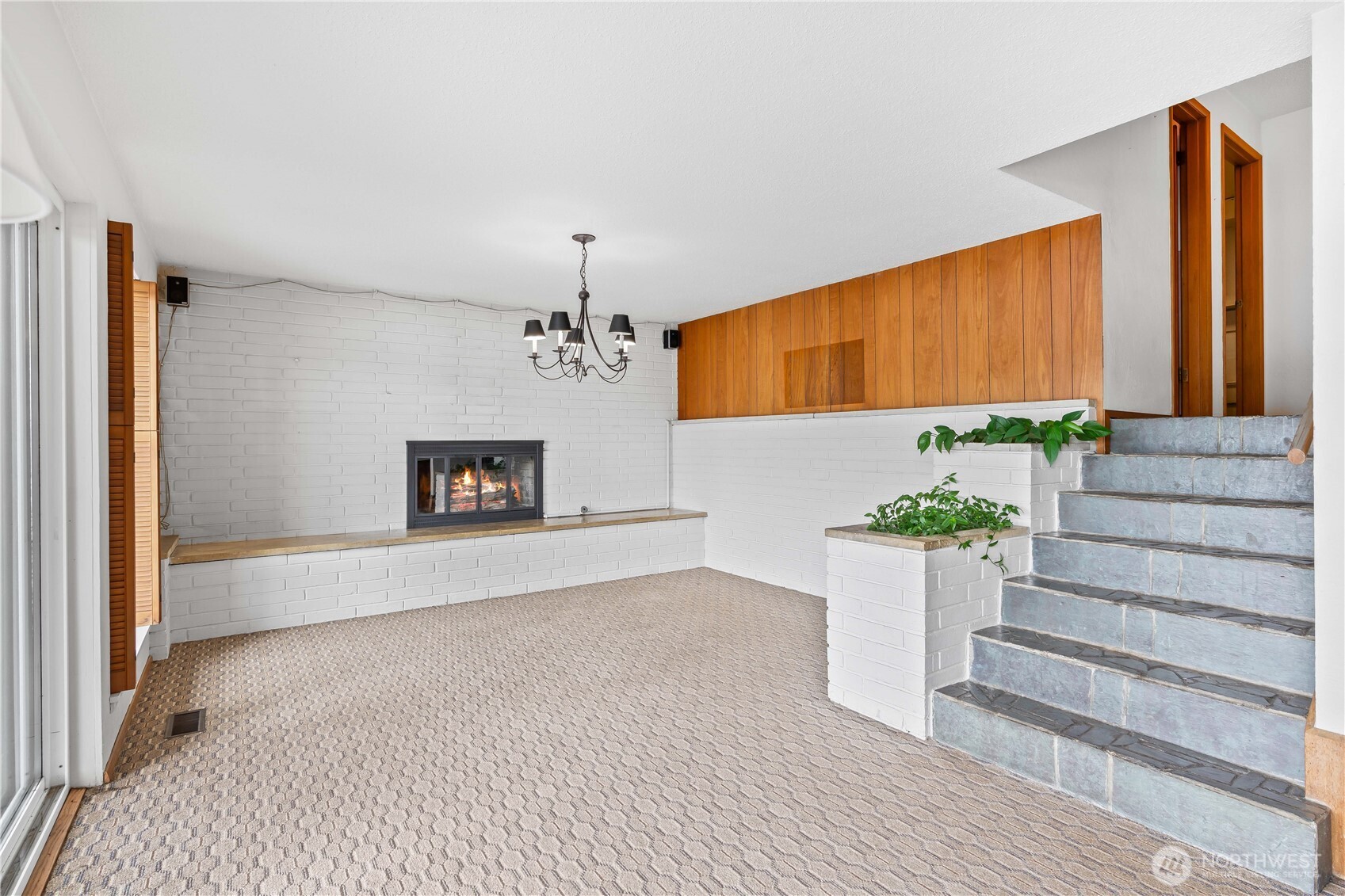 180 Lake Louise Drive SW